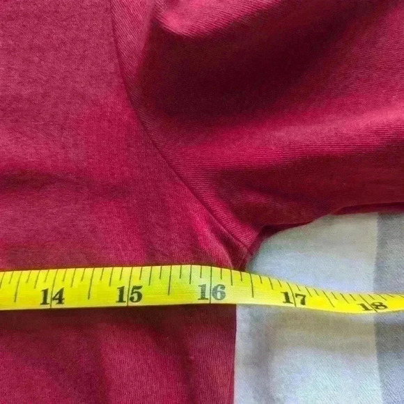 Women's Burberry Maroon T-shirt - size small nwt - Picture 8 of 8